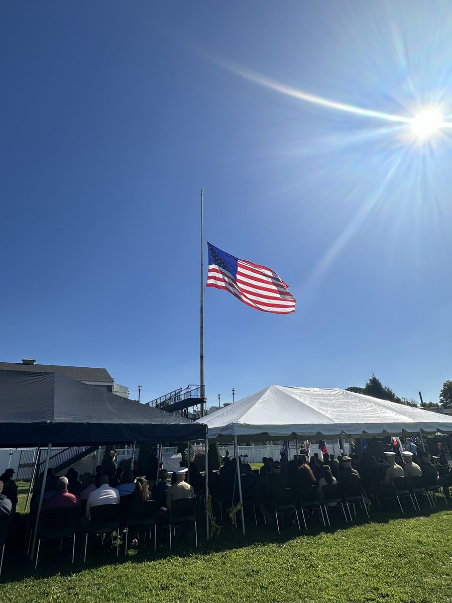 CMDMCarr's tweet image. It was a privilege to be a part of the ceremony at @BrooklynFMWR this morning honoring those victims of 9/11 and the men and women who gave their lives to defend their country in response to these attacks. #forthamilton #brooklyn