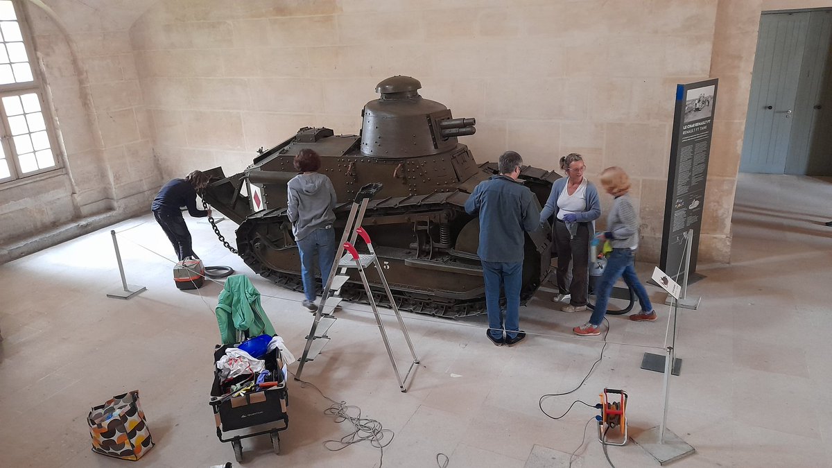 Le Renault FT-17, char emblématique de la percée alliées de 1918, vous attend toujours aux Invalides. Il a fait sa toilette  de rentrée.