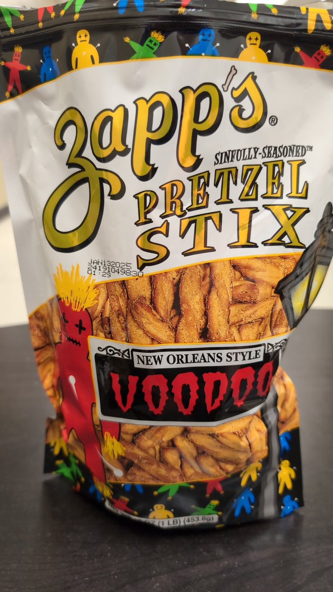 Ribbitual's tweet photo. AYO MY FAVORITE CHIP BRAND HAS PRETZELS WITH THE SAME SEASONING LETS GOOO

#snacks https://t.co/9kTssTbHug