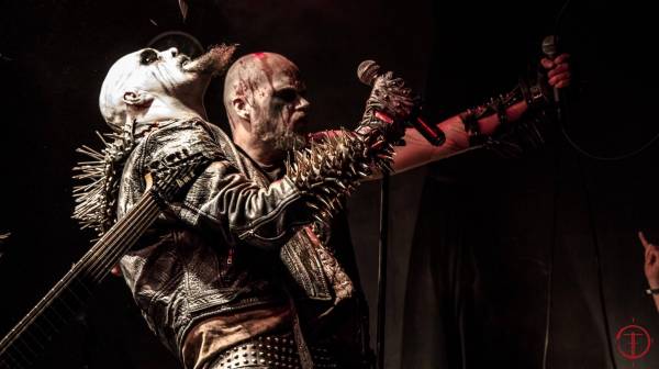 2003 yılında Norveç'te kurulan Sarkom, 4 stüdyo albümü ile yeraltının en sağlam gruplarından biri.

Sarkom, çok yakında Beterzin...