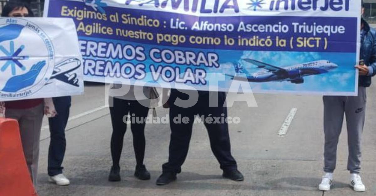 POSTACDMX's tweet image. #PrecauciónVial 🚧🚨|  Extrabajadores de #Interjet cierran parcialmente el #CircuitoInterior en dirección a la Terminal 1, protestando por falta de pagos. 🚧✈️

📸: @ramonramirezpe
