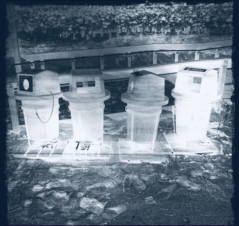 only 2 of these left on primary…

“last night I dreamt that somebody loved my #trashart”

yet another piece of #historictrashart
by yours truly 

🗑️🔗⬇️