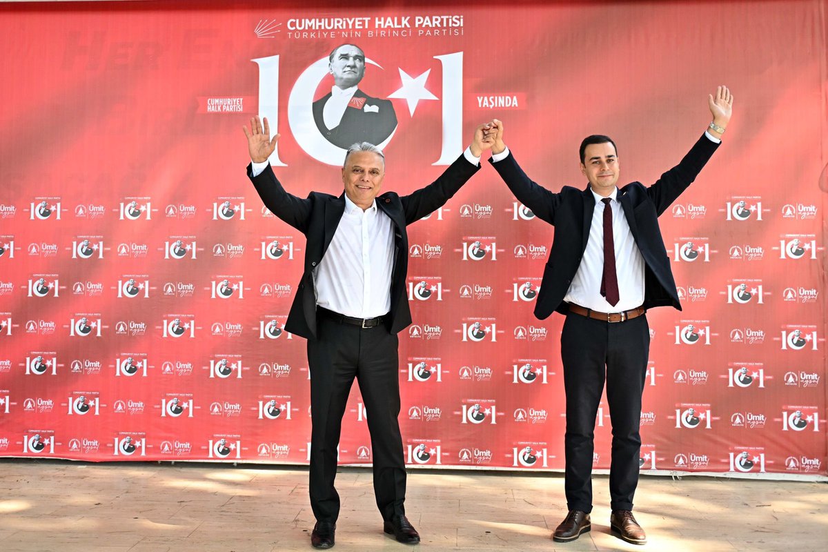 Av_umituysal's tweet photo. Cumhuriyet Halk Partimizin 101. kuruluş yılı dolayısıyla Muratpaşa İlçe Başkanımız Can Okan Kıran, ilçe yöneticilerimiz, Kadın ve Gençlik Kolları Başkan ve yöneticilerimiz, mahalle temsilcilerimiz ve yol arkadaşlarımızla bir araya geldik. Cumhuriyetimizin ve demokrasimizin kurucusu ve teminatı olan Cumhuriyet Halk Partimizin 101. yılı kutlu olsun. Nice yüzyıllara!