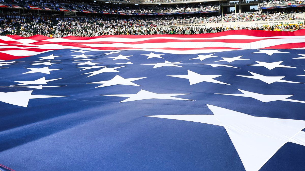BaylorAthletics's tweet image. Celebrate Salute to Service at @McLaneStadium ⬇️

⚫️ Fan-designed buttons at Touchdown Alley (while supplies last)
✈️ Flyover feat. 2⃣ F-16s flown by @Baylor and @af_academy alums
🇺🇸 Giant American Flag on the field presented by the @VetsofBaylor1 Program

#SicEm