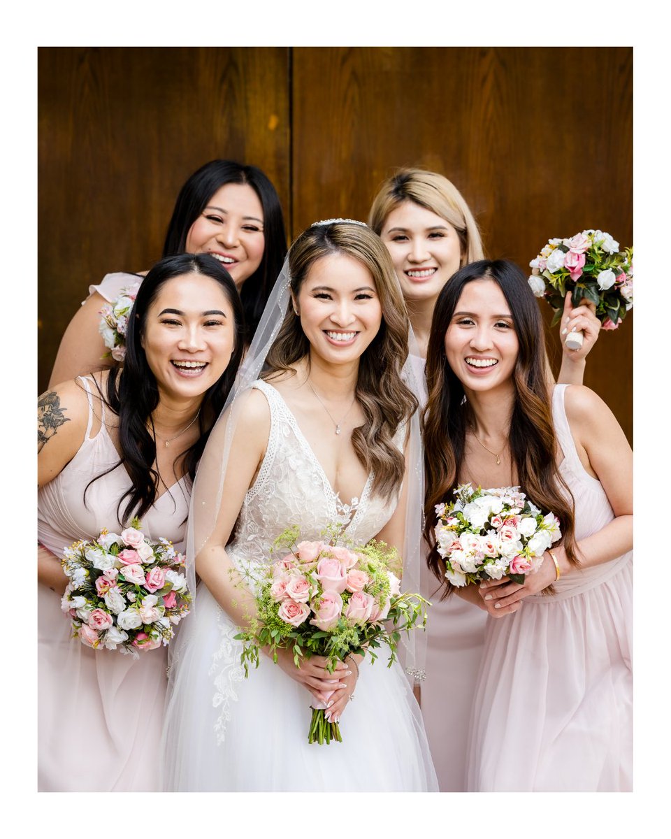 insbystudio's tweet photo. One of the best parts of the wedding? Having the bride squad by your side! 👯‍♀️💕 These ladies brought so much love, laughter, and support to make the day even more special!
#bridesquad #bridesmaids #teambride #weddinginspirationideas #weddingdesignsideas #californiaweddings https://t.co/VNhF5k4tJw