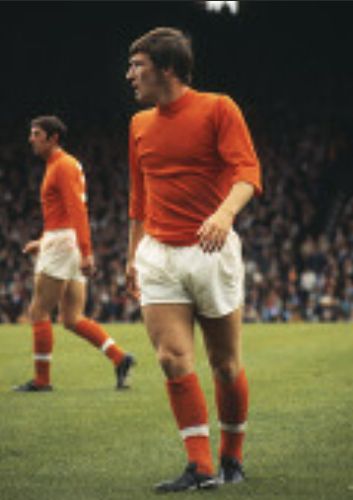 robertmdaws's tweet photo. BILL BENTLEY @BlackpoolFC 
Signed from @stokecity in 1968.
"It was close to eight years I spent with the club. It was brilliant. When I put the tangerine shirt on I grew another foot. I wasn't bothered about anyone else. The Blackpool supporters really took me to heart. Even when I go back now I'm always made very, very welcome. That's always stayed with me and it's something special."

Pic 1970 ( with just the two feet 😂)