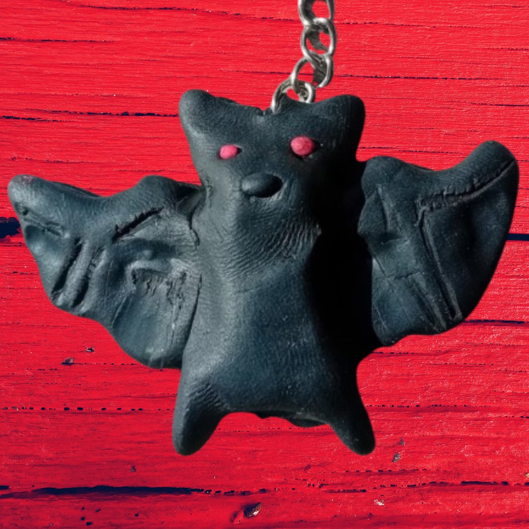 AxelinaPro's tweet image. Halloween is next month, so I thought its a great timing to post my handmade bat keyring! It&apos;s available to buy from axelinaproductions.etsy.com #usabizparty #yourbizhour #craftblogclub #bat #Halloween #socialmumshour #indiebizhour #UKMakers #CraftBizParty