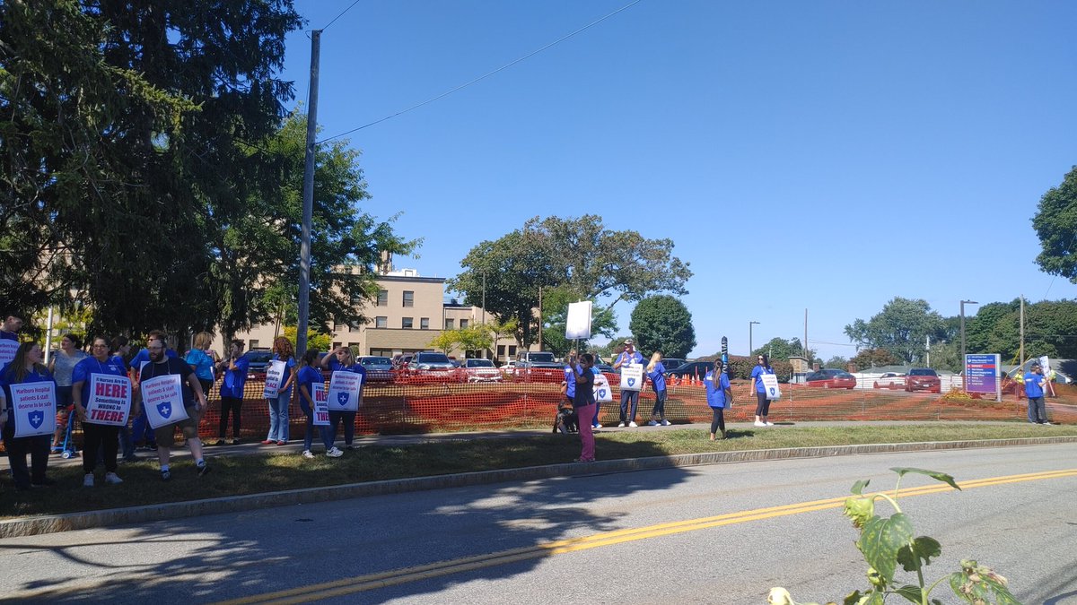lewislang22's tweet image. Happy to be part of @WorcDSA
And stand out in support of @MassNurses at Marlborough Hospital today at their Informational Picket.

Our nurses deserve better working conditions with the current
Workplace violence, high RN turnover, and dangerous nurse staffing conditions!