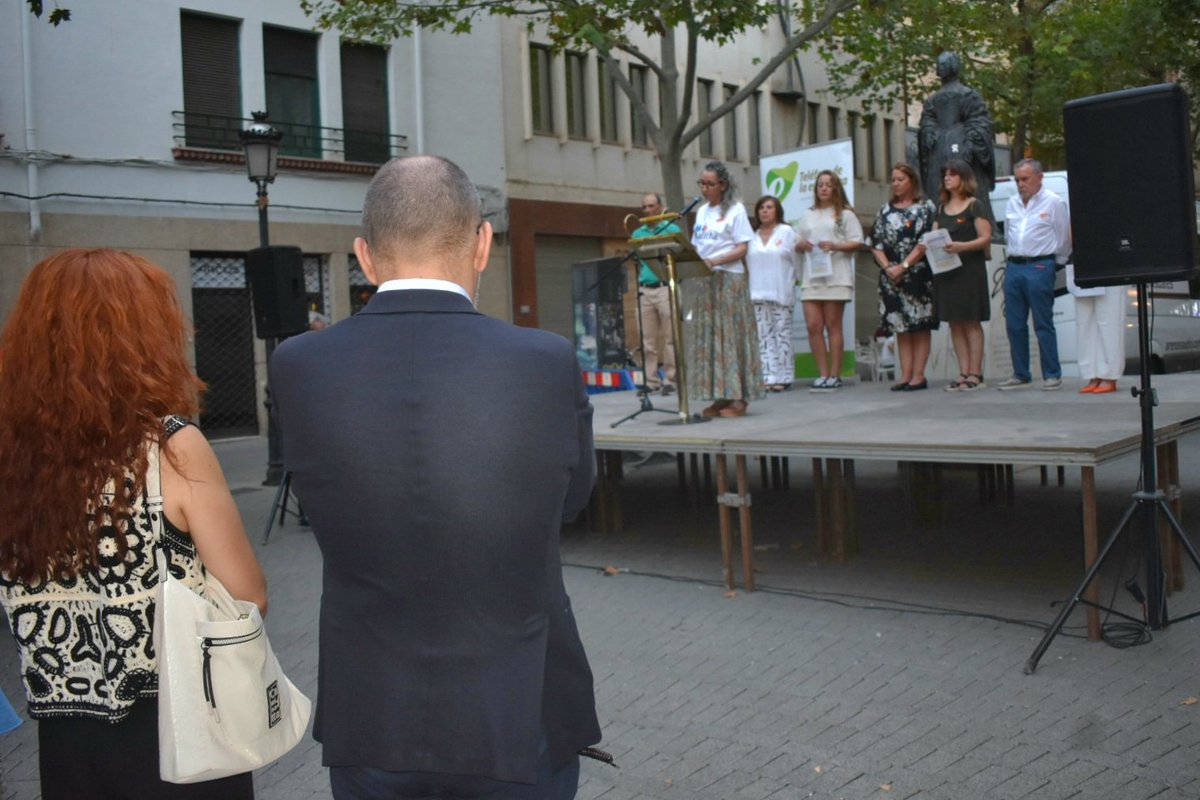 dipualba's tweet image. 🗣💯 Bajo el lema #ConéctateALaVida y de la mano de nuestro diputado de #Sanidad, F° García, hemos participado en la lectura del manifiesto con motivo del #DíaMundial para la #PrevencióndelSuicidio, organizado por el @Tel_Esperanza desde la Mesa para la Prevención del Suicido 💚.