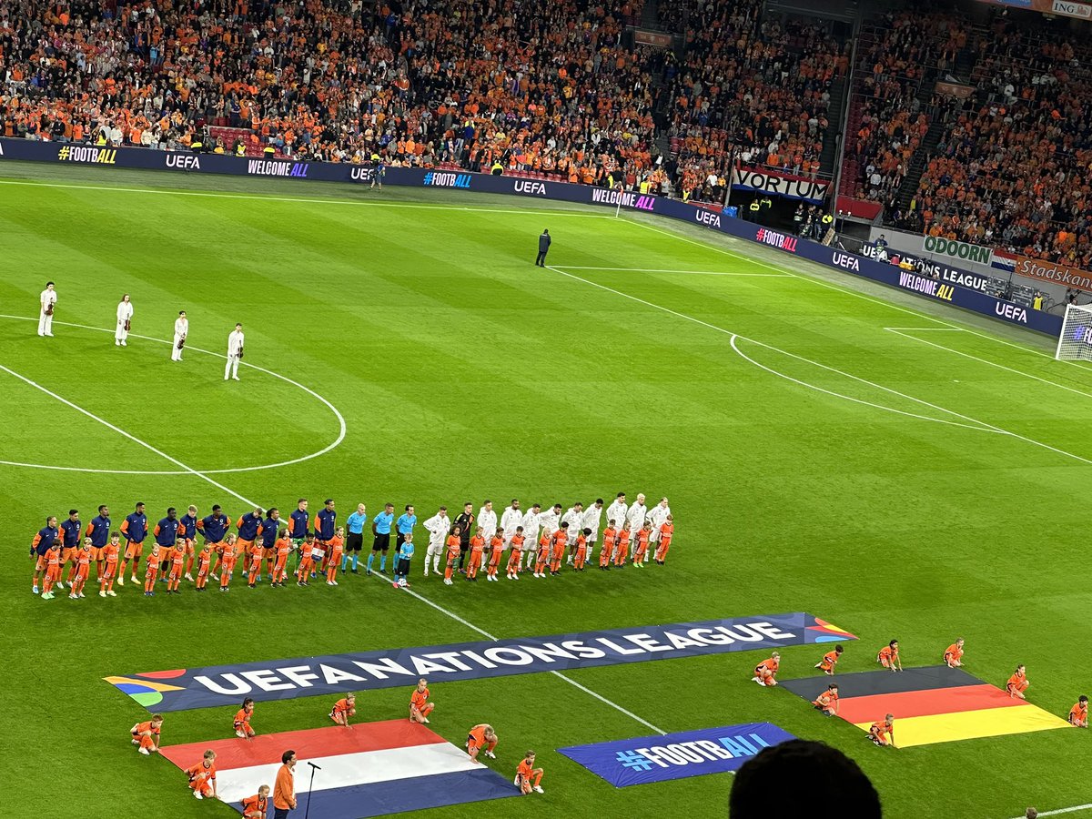 alle13fout's tweet image. We zijn er weer bij en dat is prima … #neddui #NationsLeaugue 
Samen met @jcgoudbeek