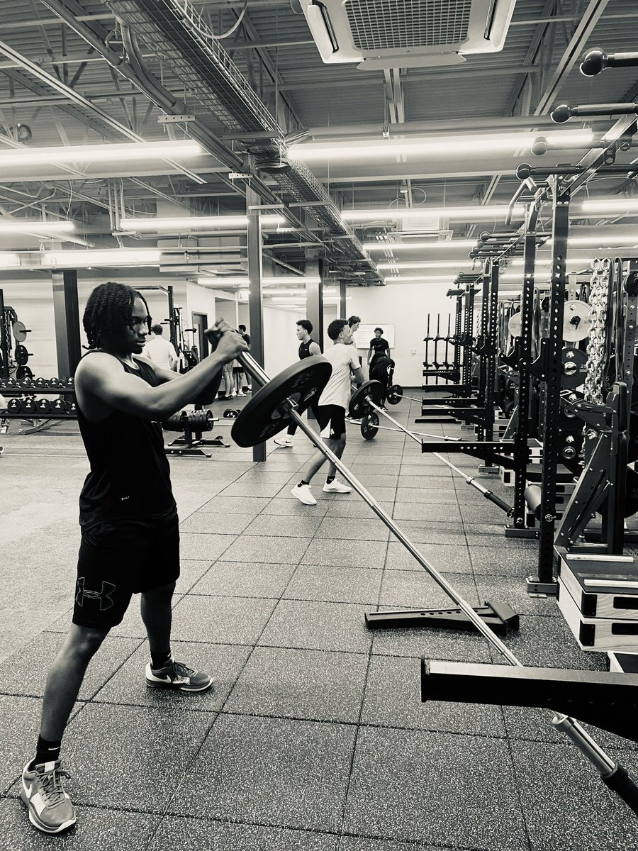 Up early putting the work in. 💪🏽