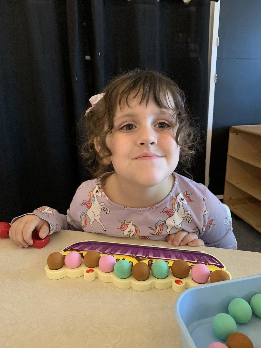 Counting, patterning AND ice cream 🍦🍦🍦Thanks to <a href="/dsbn/">District School Board of Niagara</a> media services for lending this fun game! <a href="/OakwoodPublic/">Oakwood Public School</a>