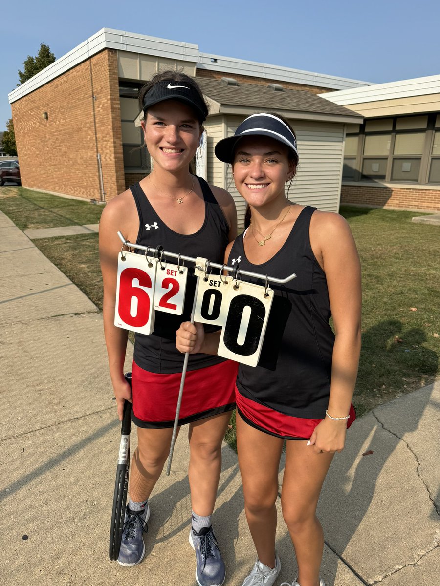 foxestennis's tweet photo. Foxes jv and varsity defeat Romeoville 7-0,7-0 tonight. ❤️🦊🎾💪🏼#bringemoutbringemout @YHSAthletics115 @jwelge96 https://t.co/5oKYA6Xt7l