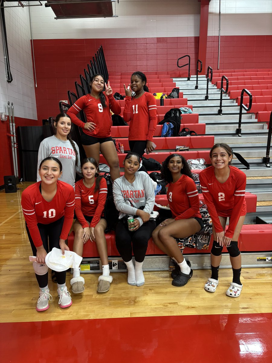 HNMadden's tweet photo. Big WIN against Bellville tonight ππ
#WAWG #FreshmanA
@CyLakesVball @lakes_athletics https://t.co/1pEo8XEvLV