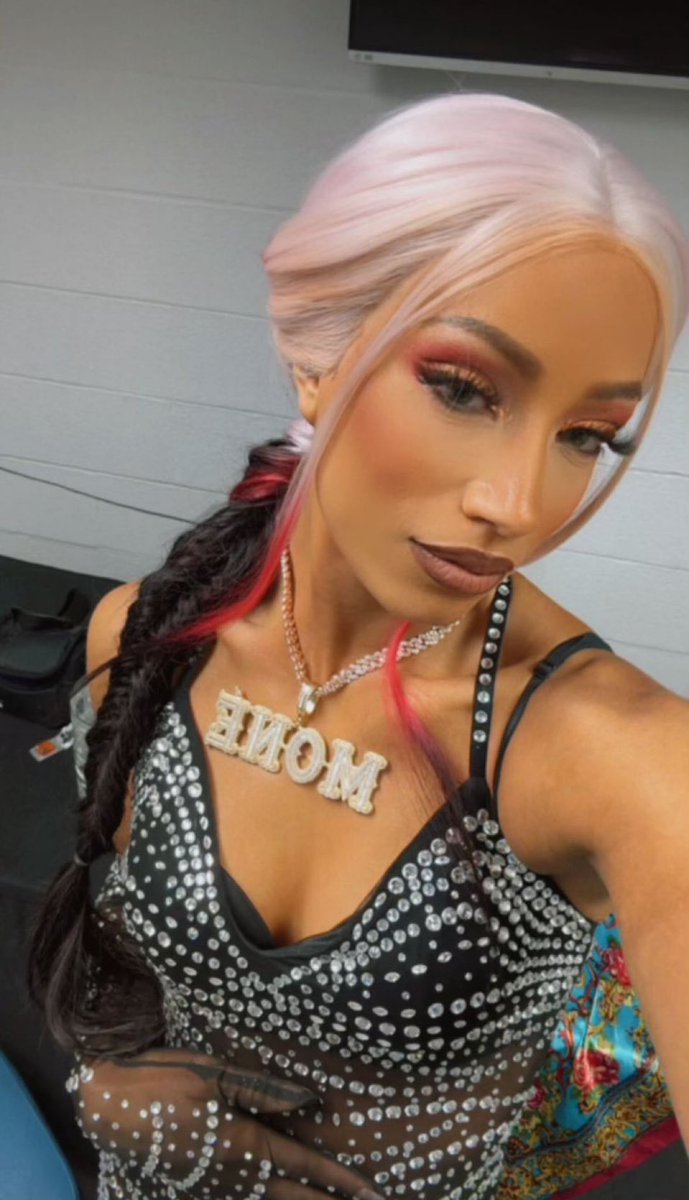 Hayley, The Savage tweet media