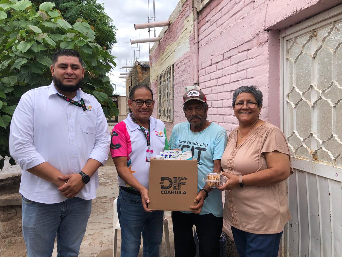 DIFCoah's tweet photo. En cumplimiento a las indicaciones de nuestro gobernador @manolojim, en el municipio de #SanPedro, se realizó la entrega de despensas y aparatos ortopédicos directamente en los hogares de las y los beneficiarios del #ProgramaAMA. (1/2) https://t.co/Dfq11VX2mw