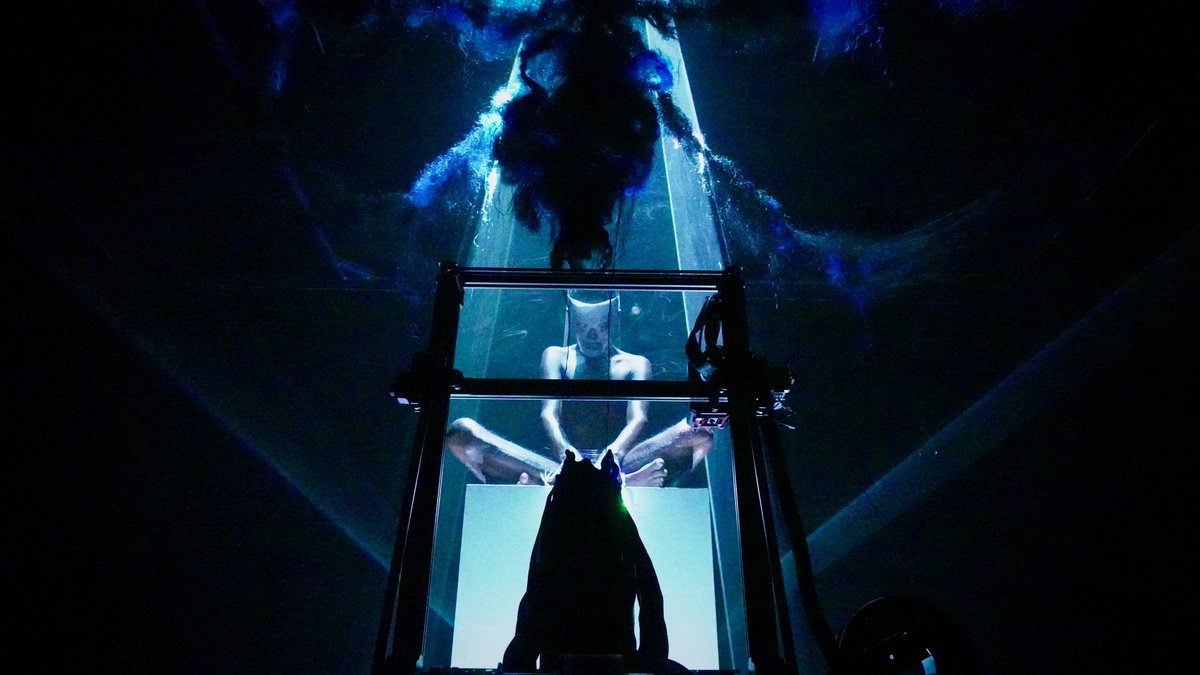 ¡No olvides que este jueves 12 a las 18 h, tenemos una cita!

"Holomastigot", por <a href="/oldoerreve/">óldo</a> 

🗓️Performance: 12/sep, 18-20:30 h.

#Performance #ArteDigital #redmuseosINBAL