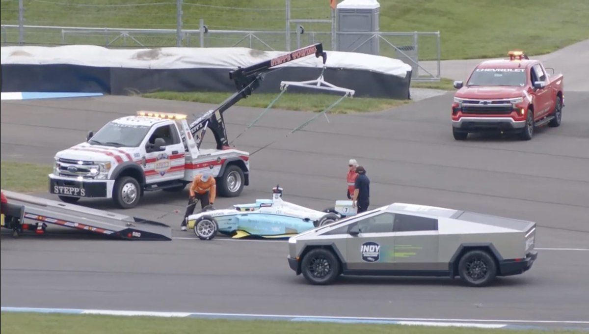 IndyCybertruck's tweet image. Pleasantly surprised watching the @IndyAChallenge replay to see my favorite vehicle being put to work at my favorite place on earth!  @IMS looks good on you @cybertruck!  Can’t wait to take you there myself!

#IndyAutonomousChallenge 
#AlSummit  #RaceDay #FSD #IsItMayYet