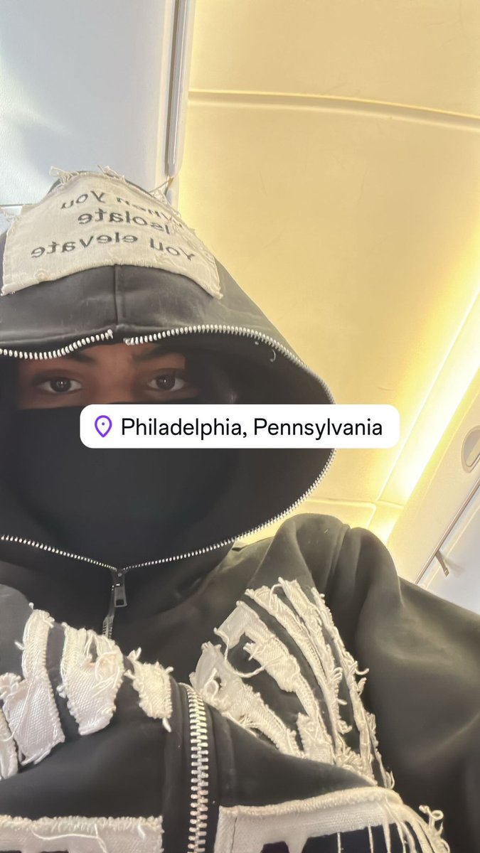 33lilherb's tweet photo. What’s this tour u niggas b talkin bout Ian seen yall? https://t.co/Ama5BwwZcN
