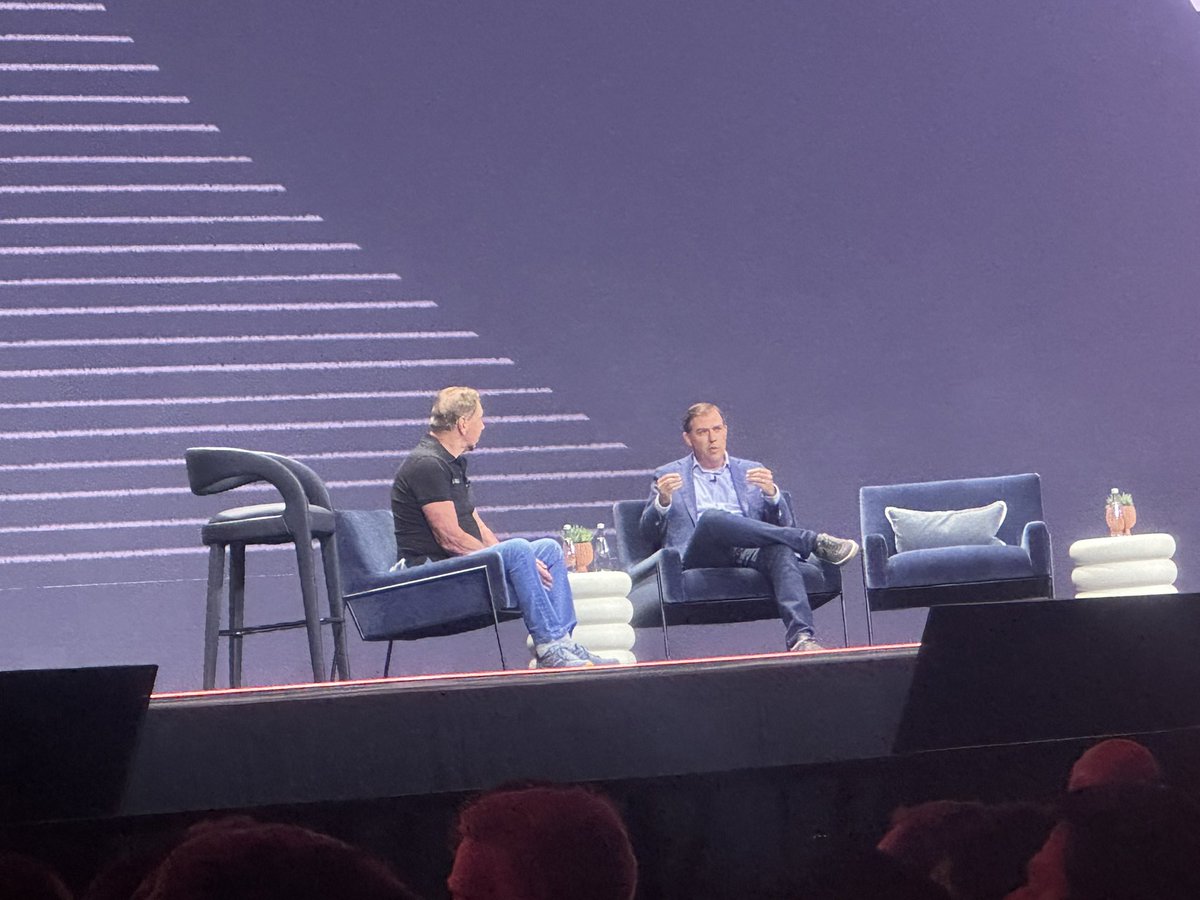 Only in Oracle Cloud World

Larry E. and Matt Garman .