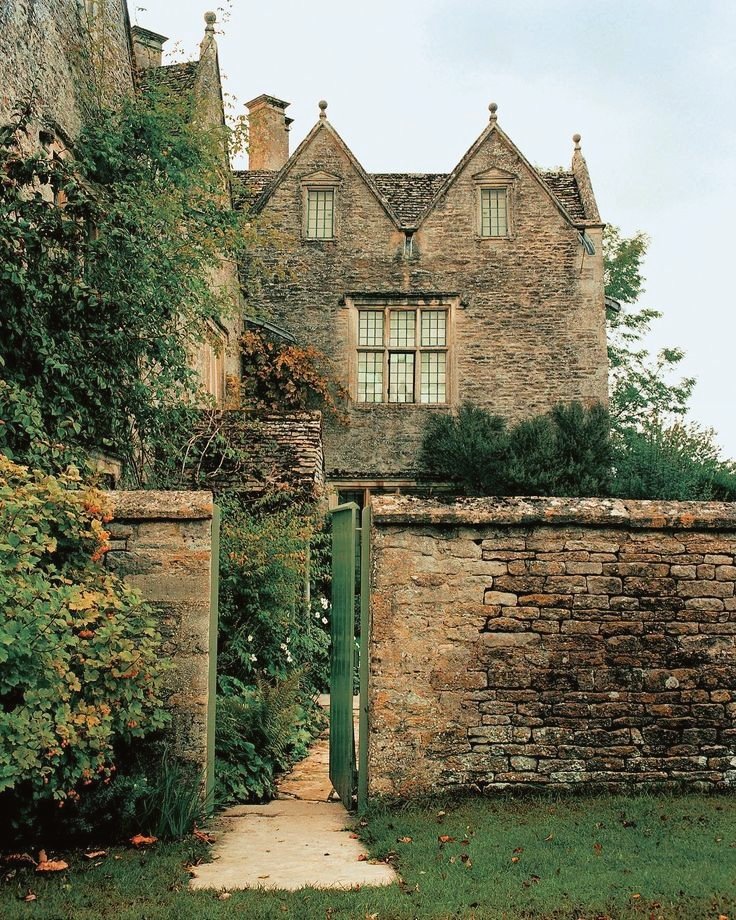 regencyspirit's tweet image. To have houses like these 🪞