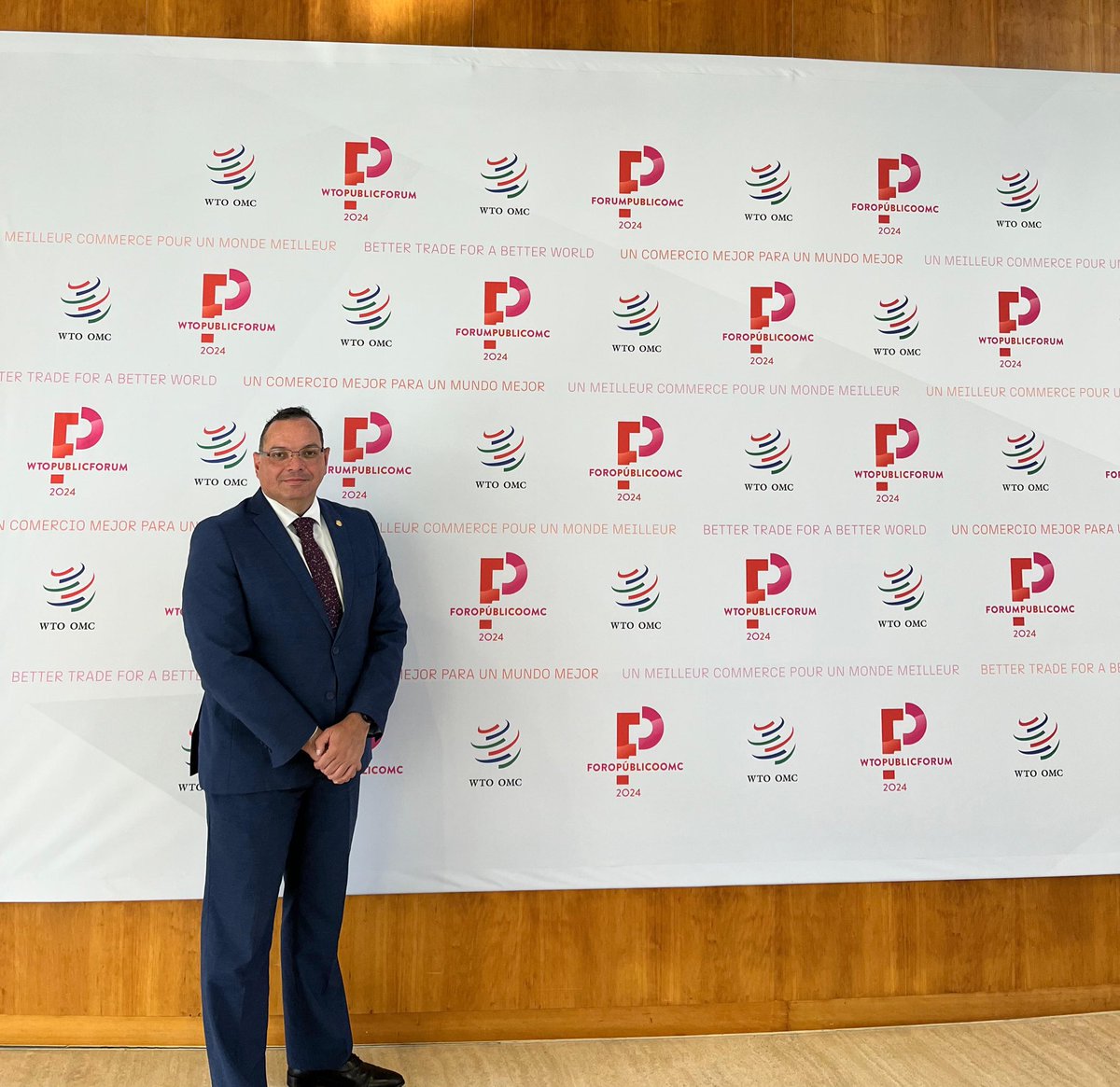 MINECOGT's tweet photo. El viceministro de Integración y Comercio Exterior, @marroquinhjose, participa esta semana en el Foro Público de la @OMC_es que se lleva a cabo en Ginebra, Suiza bajo el tema Reglobalización: Un comercio mejor para un mundo mejor. #GuatemalaSaleAdelante https://t.co/dRO6UZu5pY