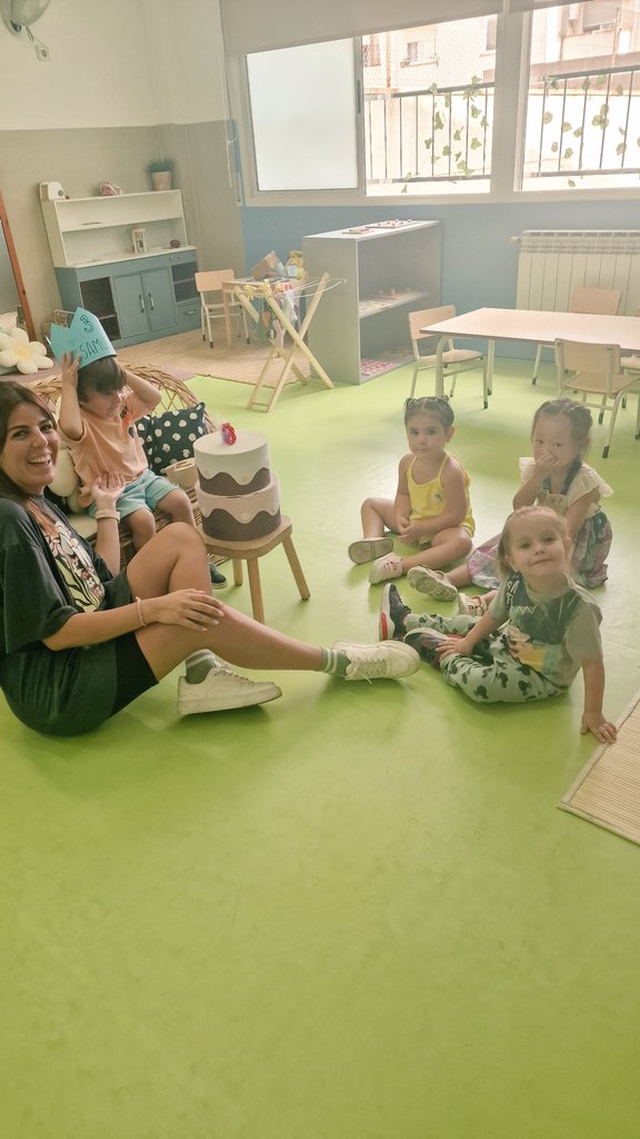 LaiaBlancoMDC's tweet photo. Això comença molt i molt bé! Primers dies amb grups reduits 😍 https://t.co/GGFpd8YueV