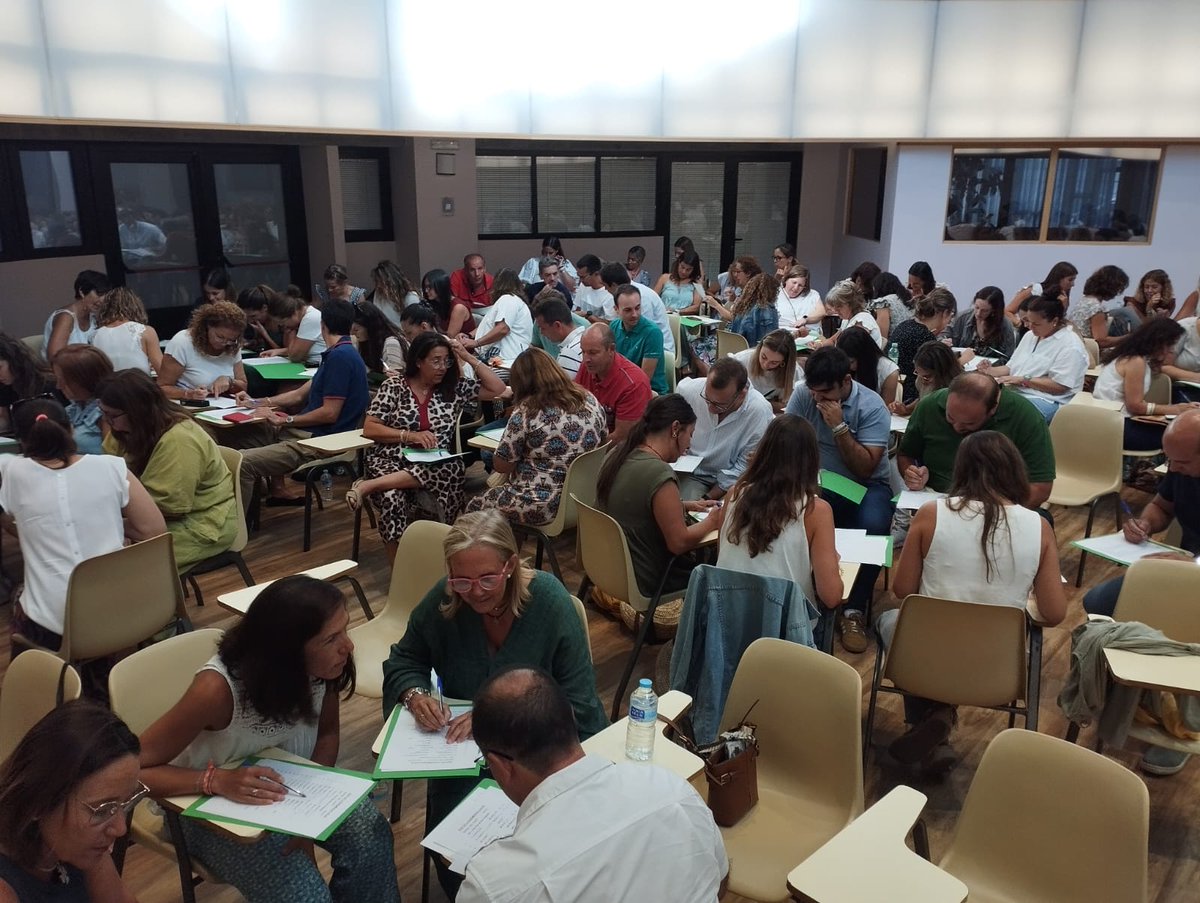 Qué bien arrancar curso con esta maravillosa sesión de convivencia y formación con el equipo docente y directivo del #colegiosantamarialablanca de madrid Motivación, Modelo de Persona y reflexionando sobre como trabajar empatía, resiliencia y asertividad este curso. Gracias!!