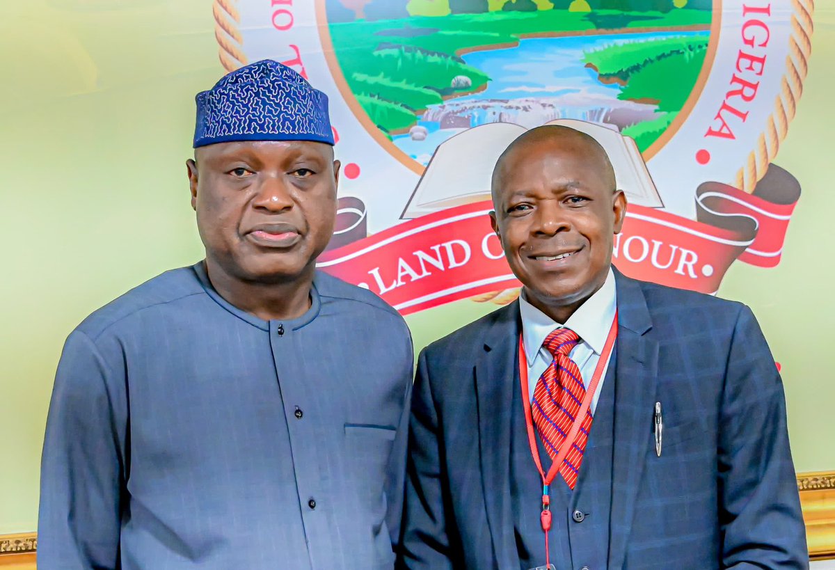 Today, I received the newly appointed Vice Chancellor of Ekiti State University (EKSU), Ado-Ekiti, Prof. Joseph Babatola Ayodele, to discuss our shared agenda for positioning EKSU as a true 21st-century institution of higher learning. 

We are committed to achieving this vision