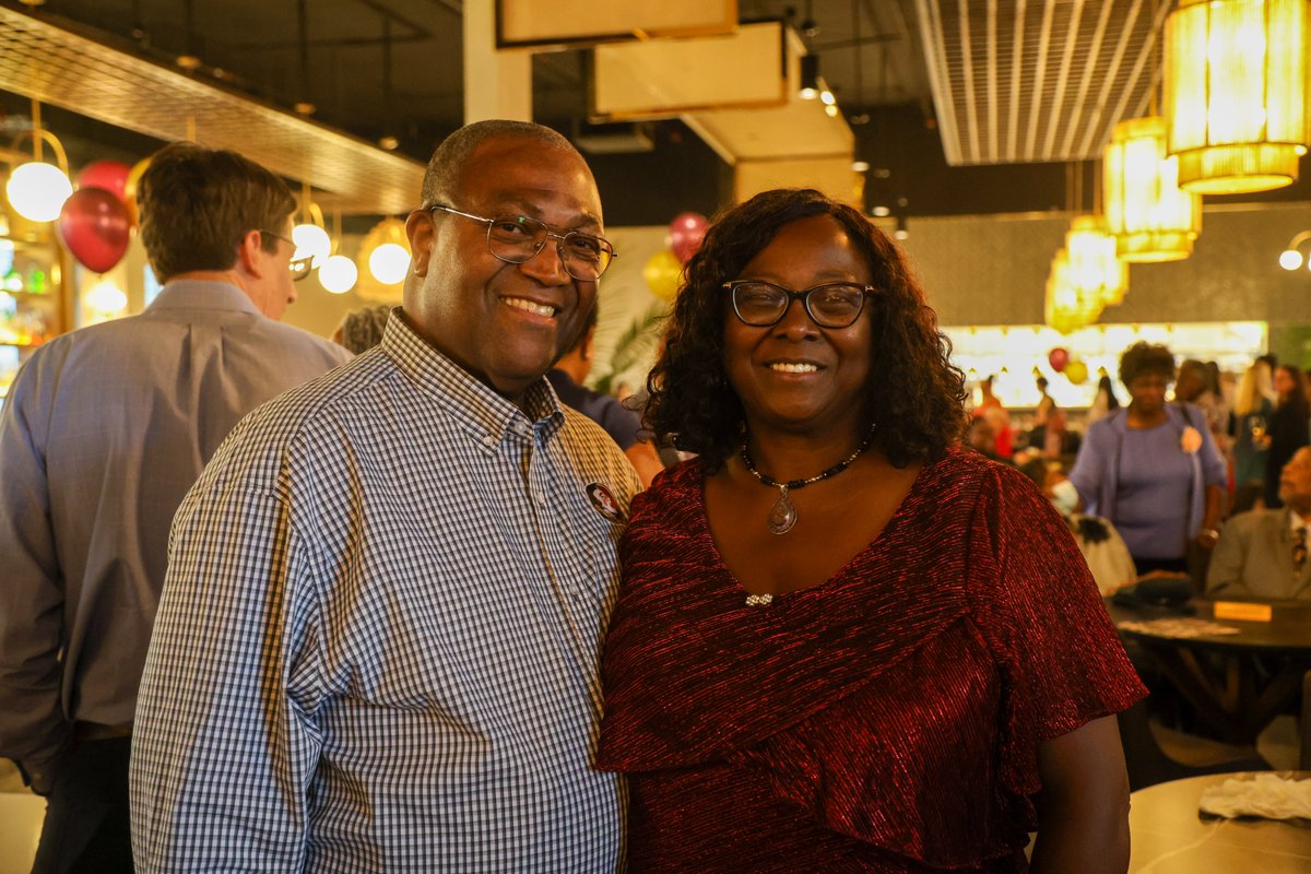 FSUCoM's tweet photo. Some images capturing the wonderful Sept. 9 𝗠𝗲𝗲𝘁 𝘁𝗵𝗲 𝗗𝗲𝗮𝗻 𝗘𝘃𝗲𝗻𝘁 for 𝗗𝗿. 𝗔𝗹𝗺𝗮 𝗕. 𝗟𝗶𝘁𝘁𝗹𝗲𝘀. It was a special event for our outstanding leader, celebrated with her family, faculty, friends and supporters! @alittles https://t.co/C0wKn3r7pC