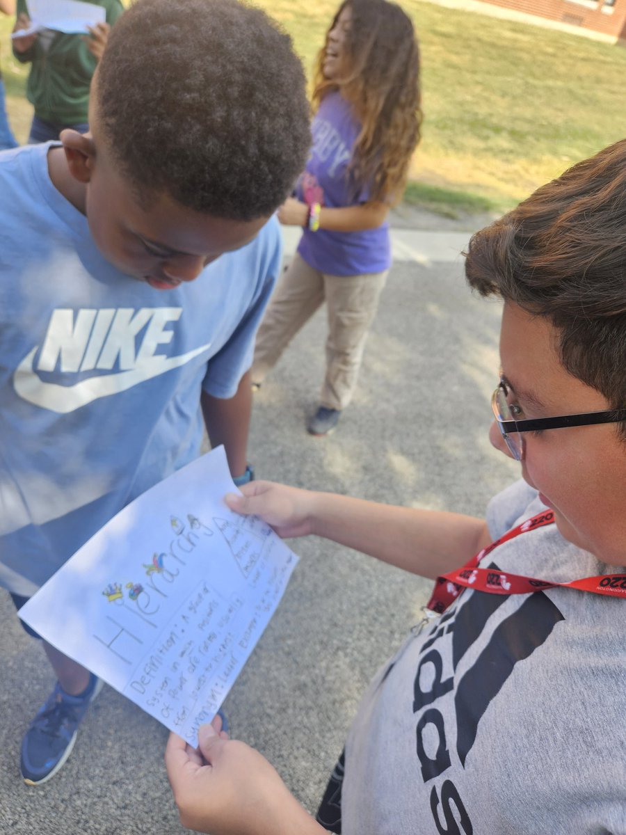 Mrs. Diamond tweet media