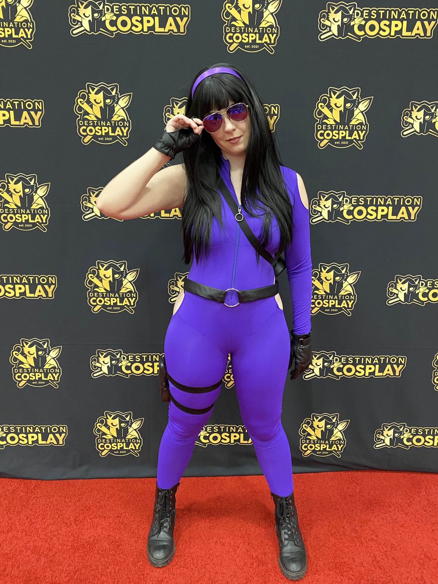 Rose City Comic Con is all wrapped up! Even with the weather being in the 90s, I’m grateful to have another opportunity to wear my Hawkeye aka Kate Bishop cosplay 💜