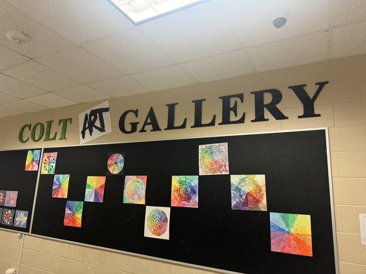 VisualArtHumble's tweet photo. @HumbleISD_CMS 🎨 Art is working in ⭐️2D AND💫3D!! Creating ceramic paint palettes and diving into color theory!  Way to go students and teachers! What a fantastic @HumbleISD 🎨Art program at a wonderful campus!!  @HumbleISD_Arts @MrsForsterArt https://t.co/UVxH7zGESv