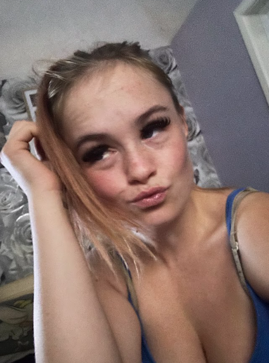sammiewilldoit's tweet photo. Heyyy who hasnt received their nudy from me today??😈 Comment "me" and retweet then check ur inbox🙈 https://t.co/6Eo7UyDgr5