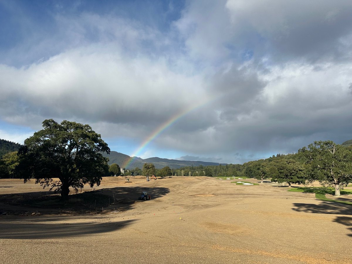 How about this crisp rainbow dropping in on a new project of ours in Scotland today?

#BWDgolf #golf 🌈