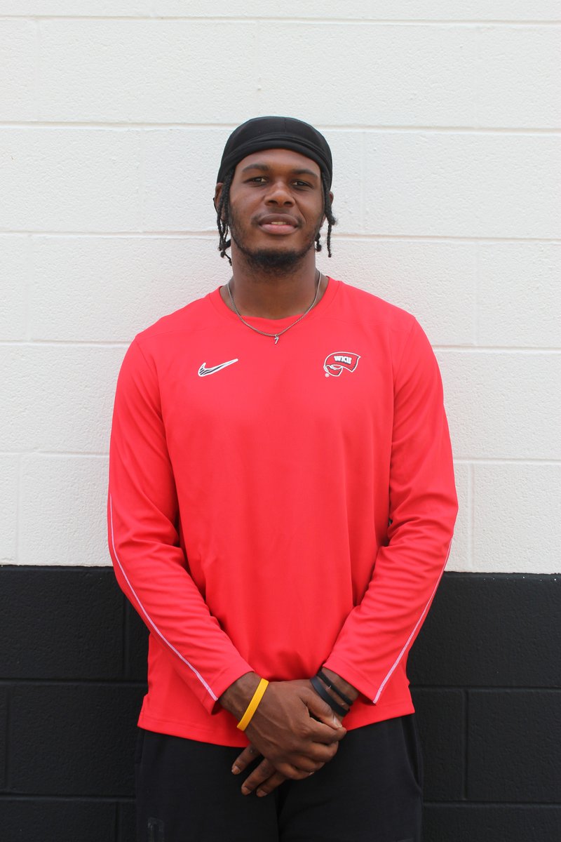AlumniHallWKU's tweet photo. WKU Quarterback @tj_finley1 is game day ready with Nike gear from Alumni Hall 🏈✔️ Come in and shop today, Hilltoppers!
https://t.co/Ud9Qoo7k5O https://t.co/1XLFqZRbnH