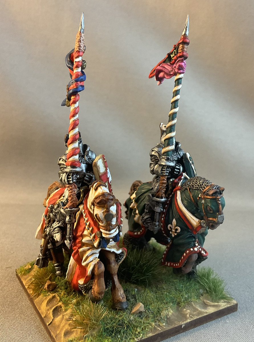 Oldwargamer's tweet photo. A couple of my very chunky French #Knights from #GamezoneMiniatures. These take a bit of work to get together but they certainly have a good look when complete.
#wargaming #Medieval #wargames #wargamer #Oldhammer https://t.co/12TGfRZ3N1