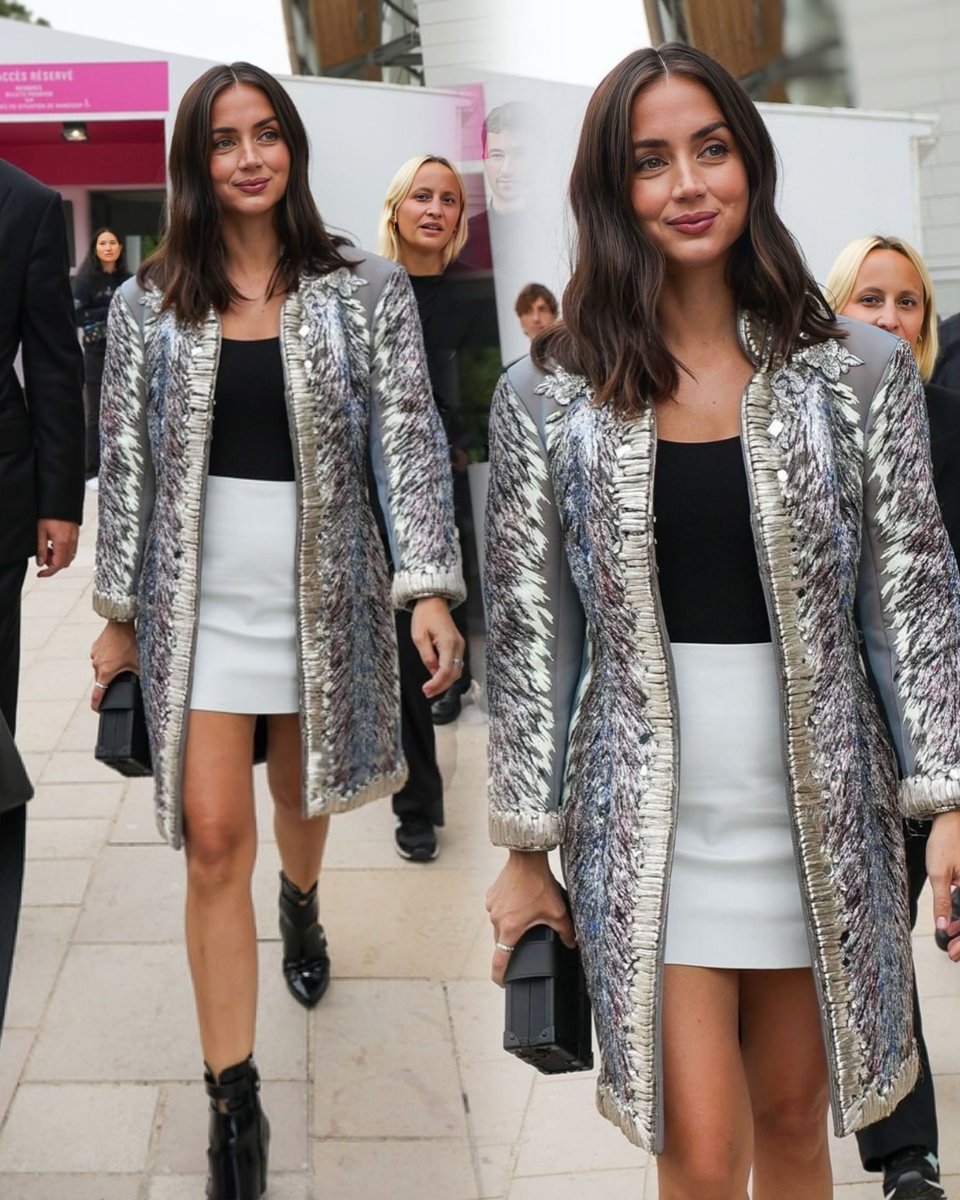 ApoyoAnaDeArmas's tweet photo. Ana de Armas attends the #LVHM Prize for young designers event in Paris 🩶 @louisvuitton https://t.co/LxiEiAOxjJ