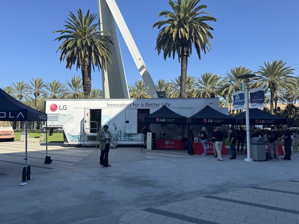 LG_ESS's tweet photo. We’re live at the LG Mobile Showroom! Don’t miss this opportunity to chat one-on-one with an #LGElectronics expert and find out how the LG Home 8 Energy Storage System can power up your business. Find us outside the #REPlusEvents North Entrance.
#EnergyStorage #RenewableEnergy https://t.co/RZtbxUCL1h