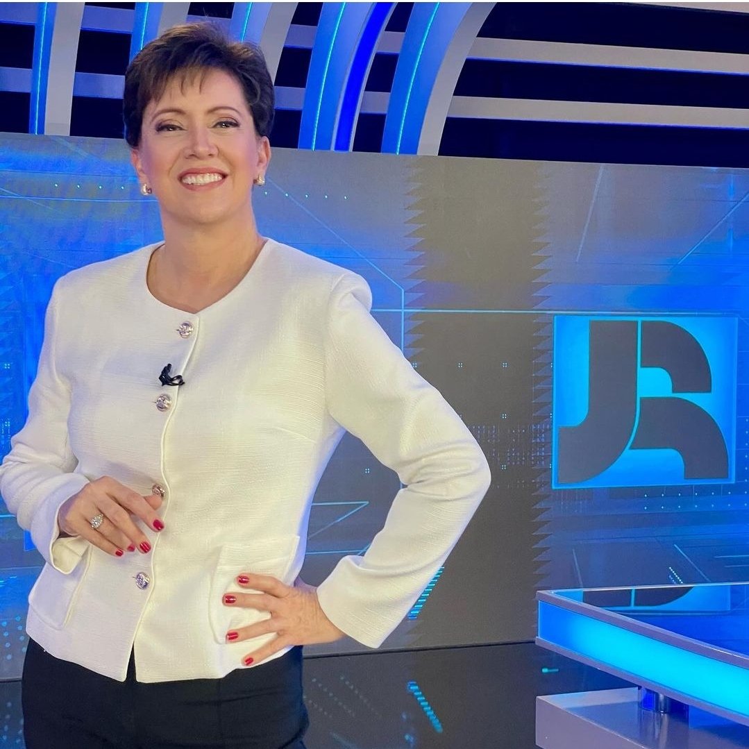 Chris Lemos passando por aqui só pra te lembrar do seu encontro com a notícia 💙🤓 Fique por dentro dos principais acontecimentos no Brasil e no mundo 🌍

O Jornal da Record começa às 21h (NY) 😎

#JornaldaRecord #ChrisLemos #JornalismoRecord