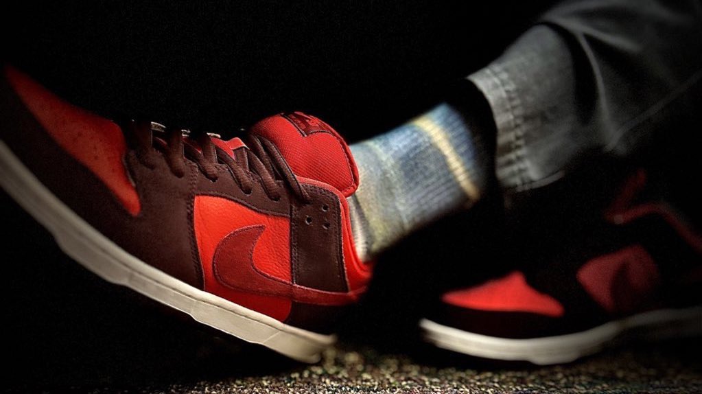 moreshoesthan's tweet image. Cherry picking my way through @trudyspeaks’ #dunksondeck &amp;amp; unDSing the last snkr to complete the Fruity Pack for me

🧦 @BlendsPoetic 🧦 
#docsindunks #kotd
#nike
#sbdunk #dunk #nikesb
#yoursneakersaredope 
#snkrs #sneakers  #sneakeraddict 
#sneakerhead
#snkrsandscrubs #wearfigs