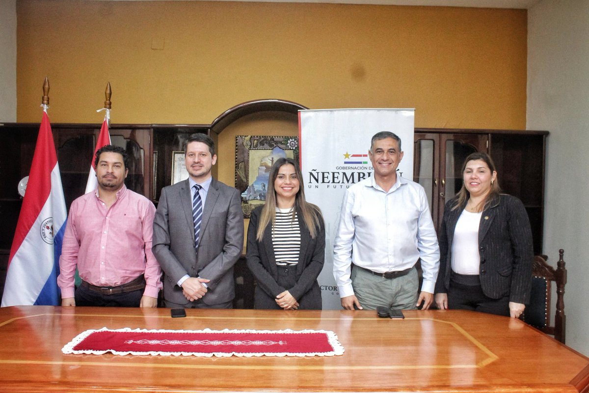 GabSocialPy's tweet photo. El Director Ejecutivo de la #UTGS, Héctor Cárdenas Molinas, junto al Viceministro de Planificación, Programas y Proyectos del @MINNAParaguay, Juan Marcelo Fernández, participó de la reunión desarrollada en Pilar, en el marco del cronograma de presentación del Programa Nacional... https://t.co/1YwBU2be2q