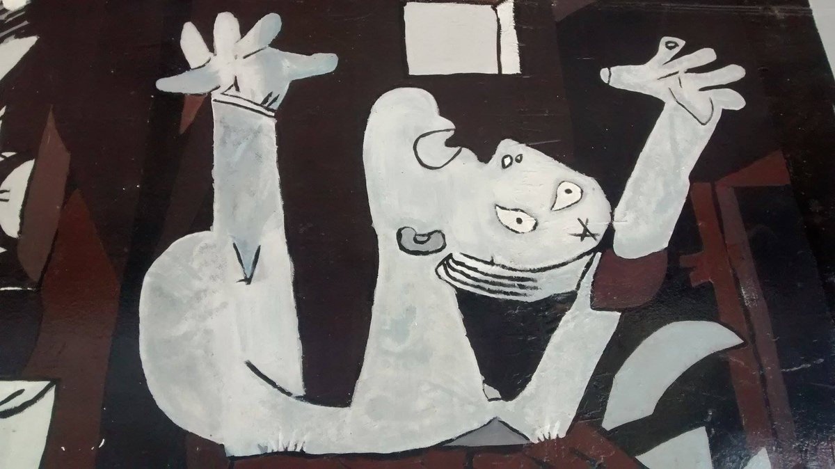 fermerpodcast's tweet photo. Finalmente, el Guernica llegó al Museo Reina Sofía de Madrid, donde se puede admirar en la actualidad. Este icónico cuadro es un testimonio del horror de la guerra y un recordatorio constante de la necesidad de la paz. https://t.co/4ZhDtGbGX6