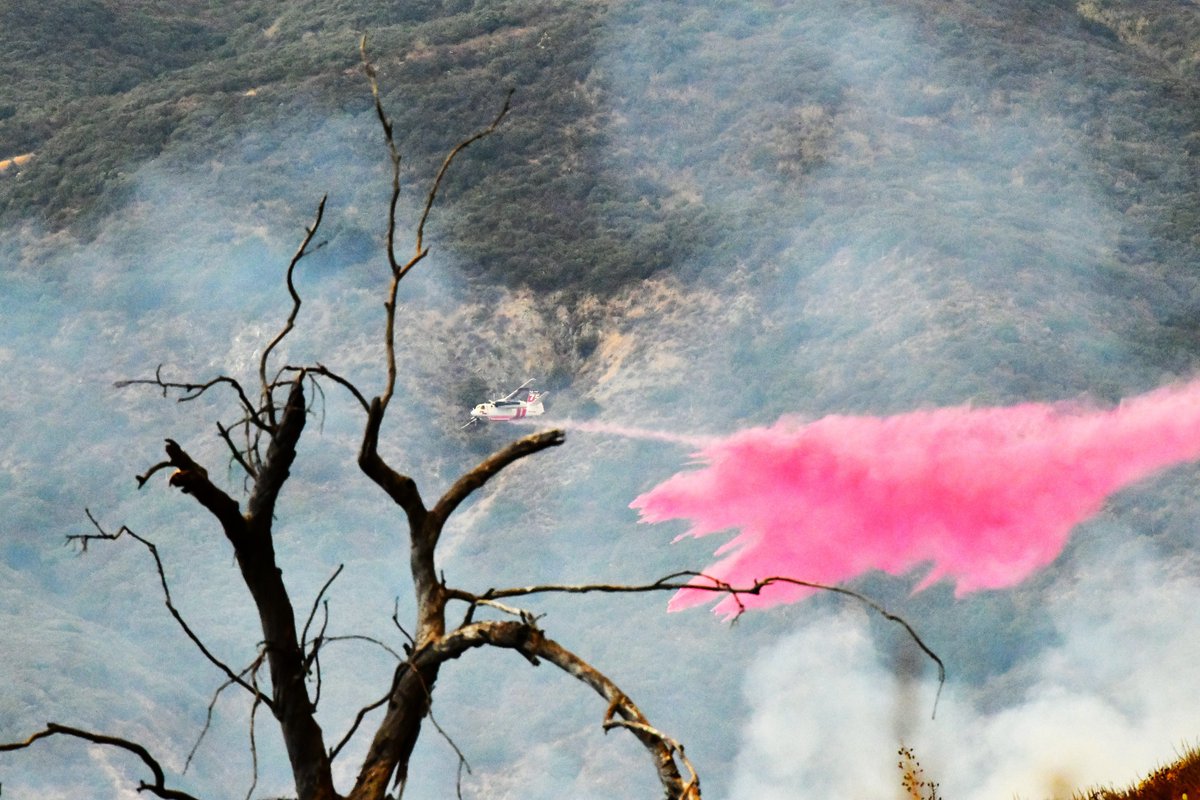 BFScreenwriter's tweet photo. Airport Fire, Trabuco Canyon, CA . . .
#CAfire #ocfire #OCFAFIREHAWKS #CAwildfire #EmergencyServices #EmergencyResponse #firstresponders❤️#KCAL #KTLA #AirportFire #calfire #orangecounty #foxweather https://t.co/KrPugrYKto