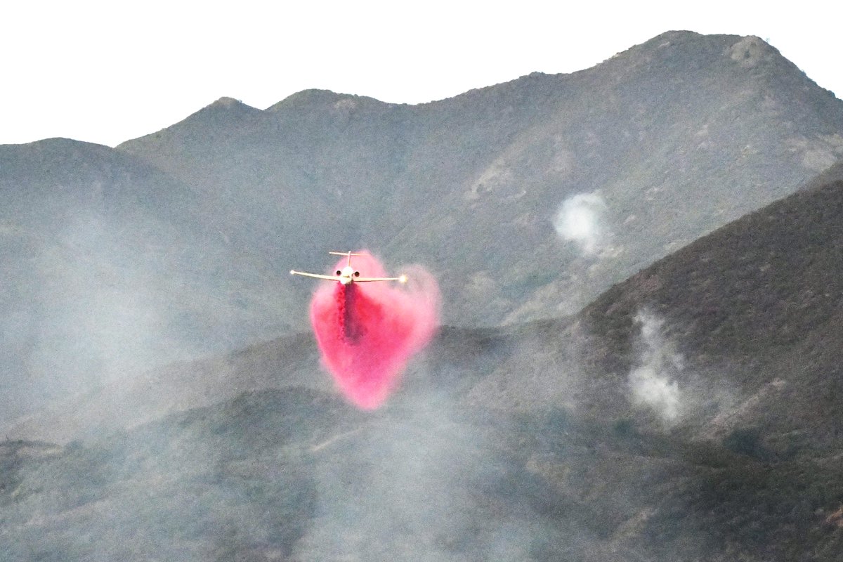BFScreenwriter's tweet photo. Airport Fire, Trabuco Canyon, CA . . .
#CAfire #ocfire #OCFAFIREHAWKS #CAwildfire #EmergencyServices #EmergencyResponse #firstresponders❤️#KCAL #KTLA #AirportFire #calfire #orangecounty #foxweather https://t.co/mr5H4wEAp2
