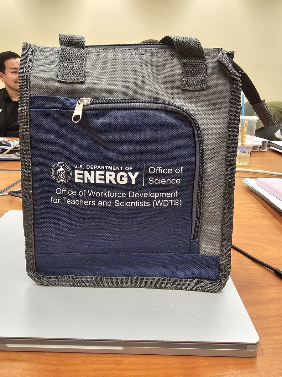 DrVerhofstad's tweet image. Had a great Monday walking to the DoE and reminiscing about interview day with the #EinsteinFellows24. Grateful for our program managers and hearing Fellows' experiences so far! Learned about pitching and travel, plus enjoyed a social at the same hotel as interviews. #DoDSTEM