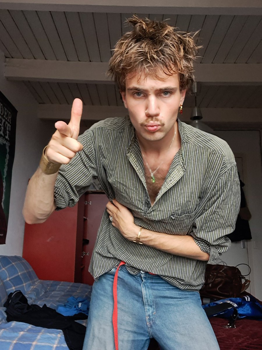 t licht op mn nieuwe kamer doet wat voor me geloof ik