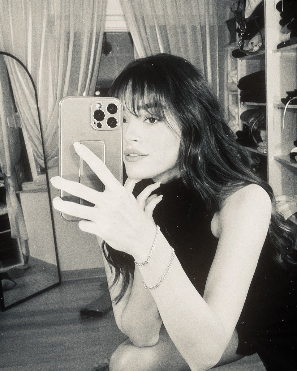 barlasie's tweet image. كت تويت//Qt tweet
افضل تسريحه او قصة شعر شفتوها تليق على سيماي وودكم انها تعيدها💕واكيد لا ننسى التاق #SimayBarlas