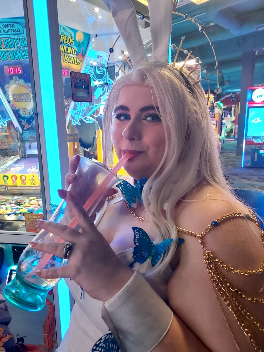 nephilimcosplay's tweet photo. So my wife, @melodicTurntech cosplayed @LeeandLie's Monarch at #cce2024. I wanted to show her off! Look at how pretty she is!! Next is to make a full Monarch cosplay https://t.co/ftion4ekI0