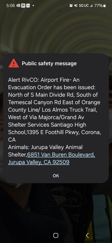 skyfraction's tweet image. #AirportFire has crossed the ridgeline and is coming down on the Lake Elsinore side of the mountain. Be aware of the hot ashes that can spur fire. #PrayForSafety as many LEUSD students and families under mandatory evacuation, firefighters, national guards, and aircraft operators.